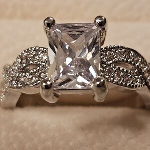 Elegant Silver and White Gemstone Ring